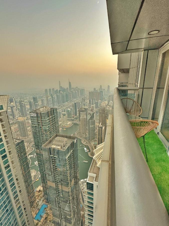 Life Above Clouds Lägenhet Dubai Exteriör bild